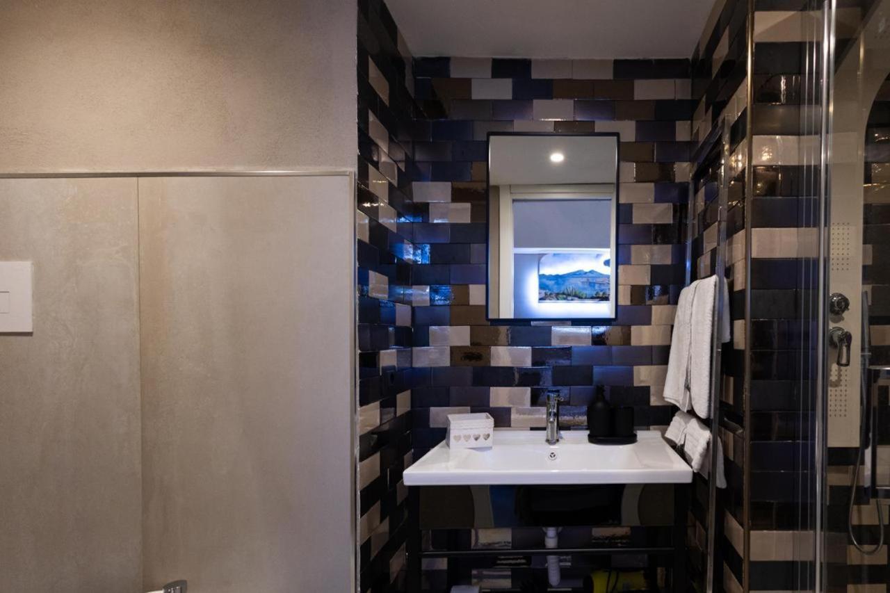 Zentral Suite เนเปิลส์ ภายนอก รูปภาพ